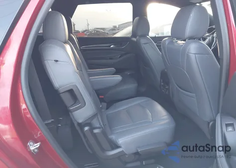 2023 Buick Enclave Essence from USA, damaged, VIN 5GAEVAKW5PJ139514